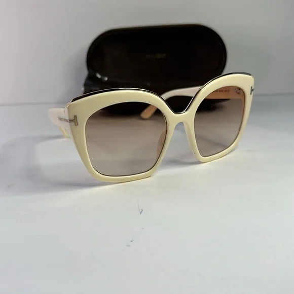 New Authentic TOM FORD FT0944CAT EYE FEMININE SUNGLASSES